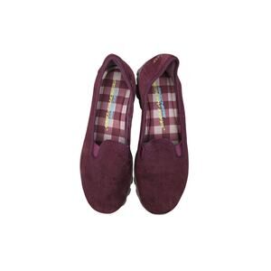 EUC Sketchers burgundy faux suede memory foam slip‎ on comfy loafers sz 7